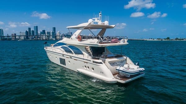 78' Azimut on water