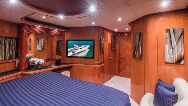 82' Sunseeker bedroom 4