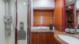 82' Sunseeker bathroom