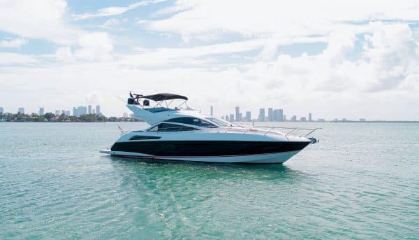 70’ Sunseeker Manhattan on water