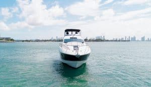 70’ Sunseeker Manhattan on water