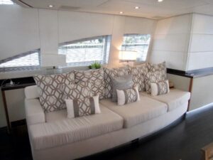 105' Leopard living area