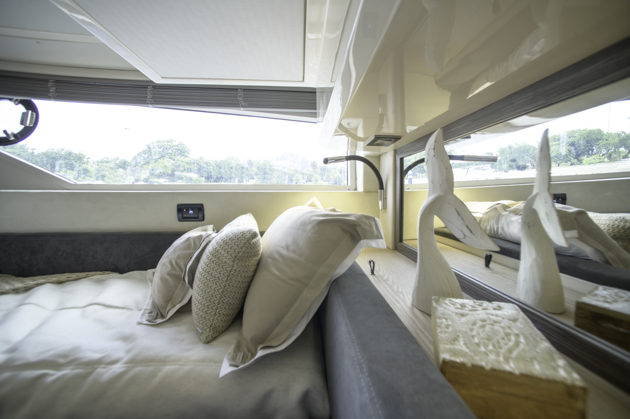 Sessa F48 INT_VAZ6341